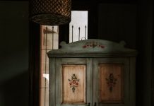 Rumah dalam Lemari Fiksi Mini